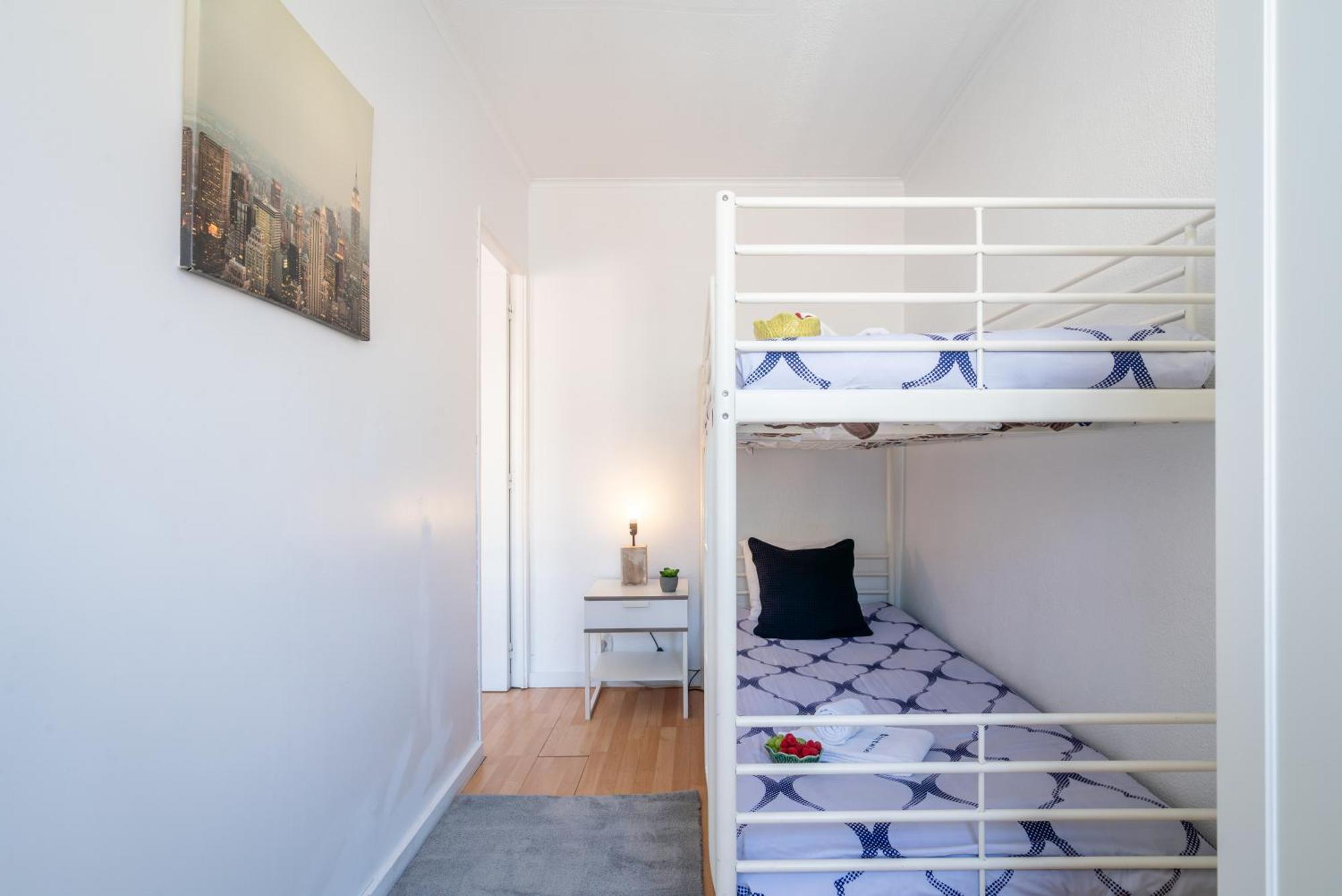 Host Wise - Large Flat W Terrace - Ace Location At Aliados Apartment Porto Luaran gambar