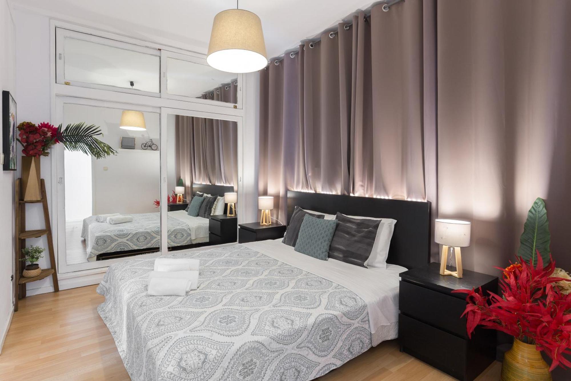 Host Wise - Large Flat W Terrace - Ace Location At Aliados Apartment Porto Luaran gambar