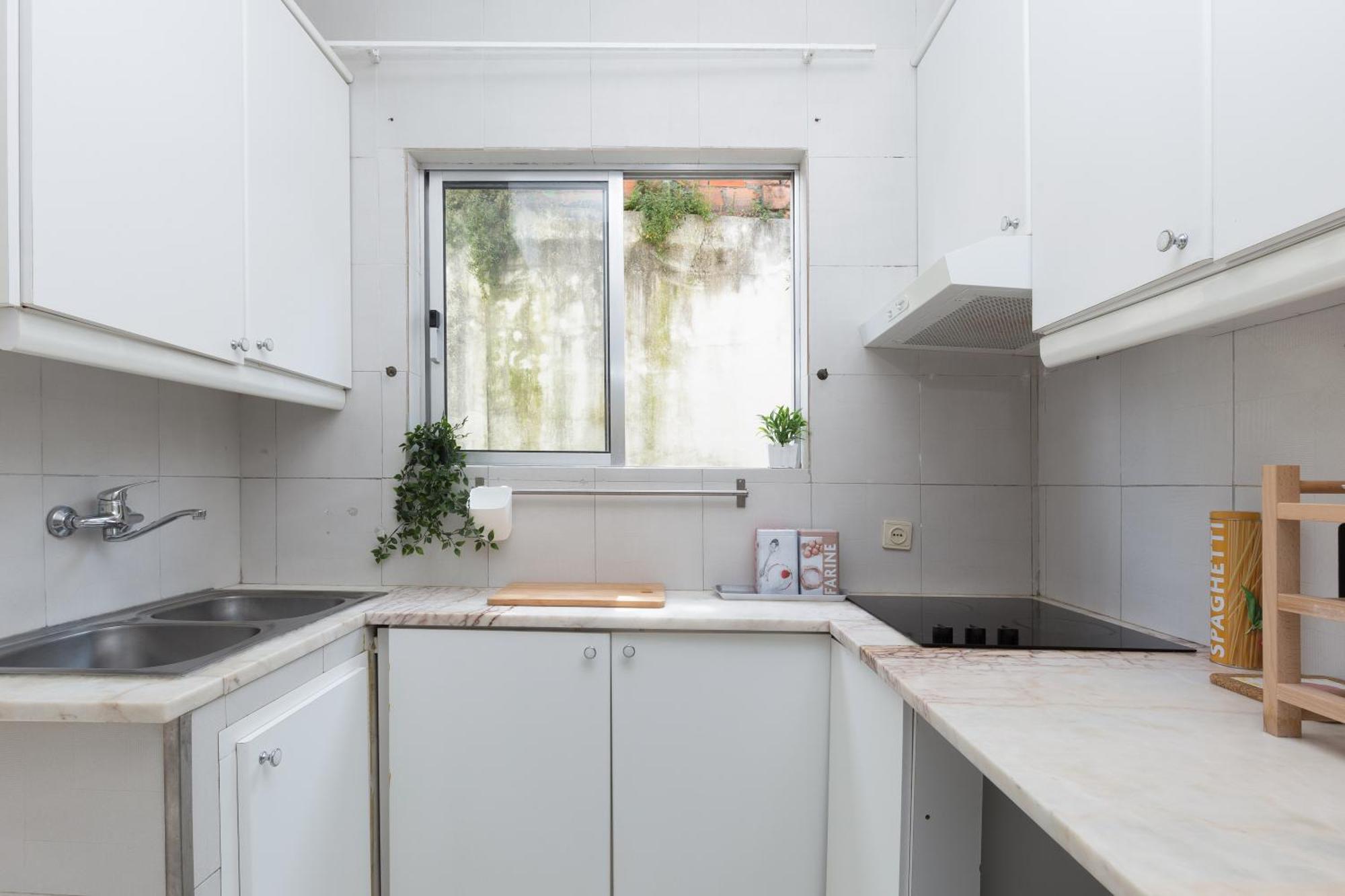 Host Wise - Large Flat W Terrace - Ace Location At Aliados Apartment Porto Bilik gambar