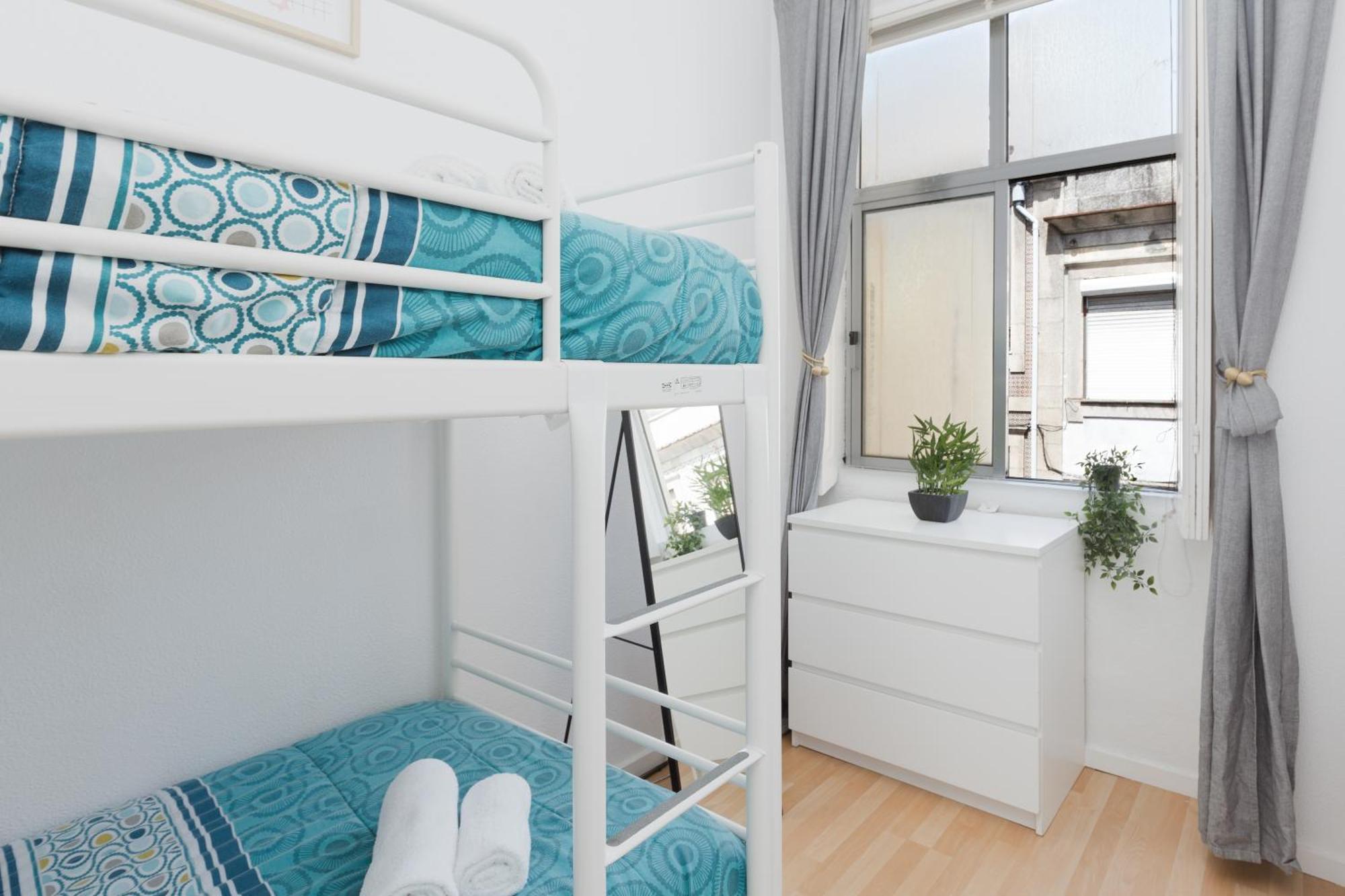 Host Wise - Large Flat W Terrace - Ace Location At Aliados Apartment Porto Bilik gambar