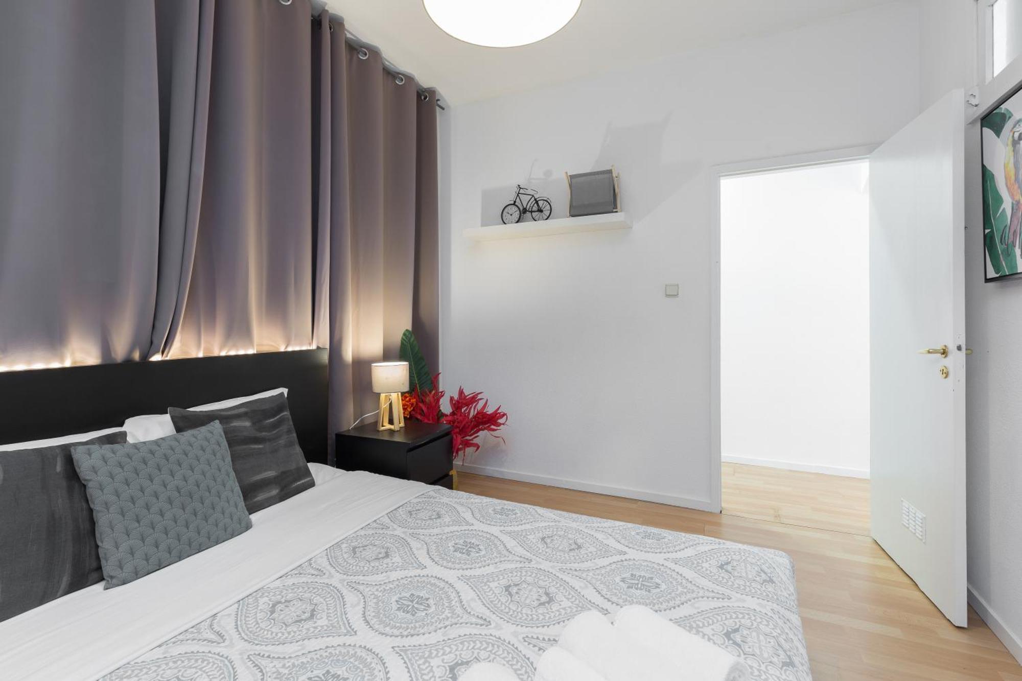 Host Wise - Large Flat W Terrace - Ace Location At Aliados Apartment Porto Bilik gambar